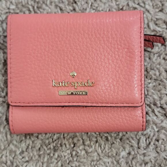 Kate Spade Pebbled Leather Trifold Coral Pink Salmon Wallet w Striped Lining - Picture 1 of 16
